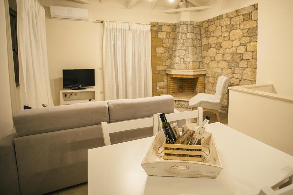Tseralia Houses Stoupa Room photo
