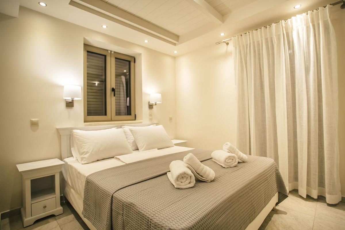 Tseralia Houses Stoupa Exterior photo