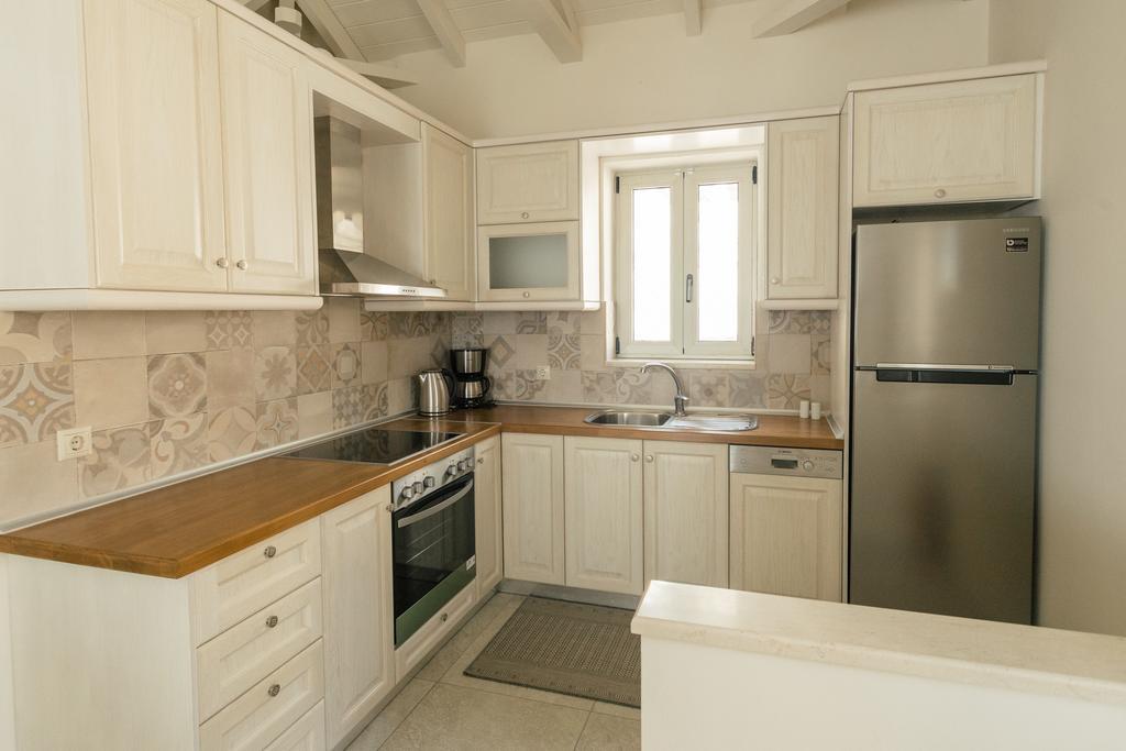 Tseralia Houses Stoupa Exterior photo